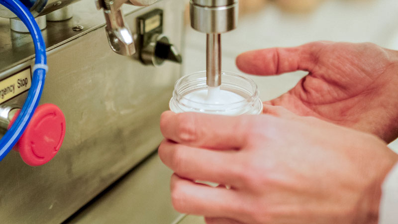 Envasado crema nutritiva de noche